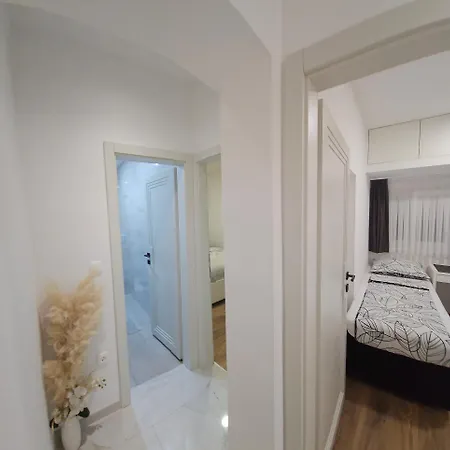 Ivana Apartment *