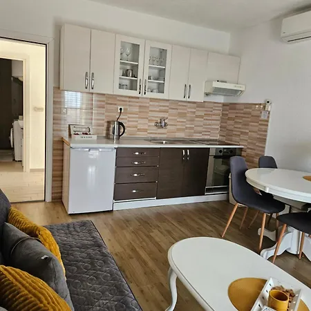Ivana Apartment *